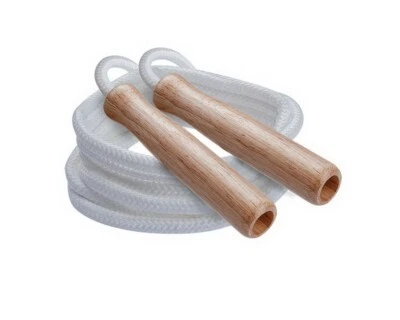 Cuerda de salto de nailon con mango de madera Champion Sports, 8 pies de largo Foto 1 de 2