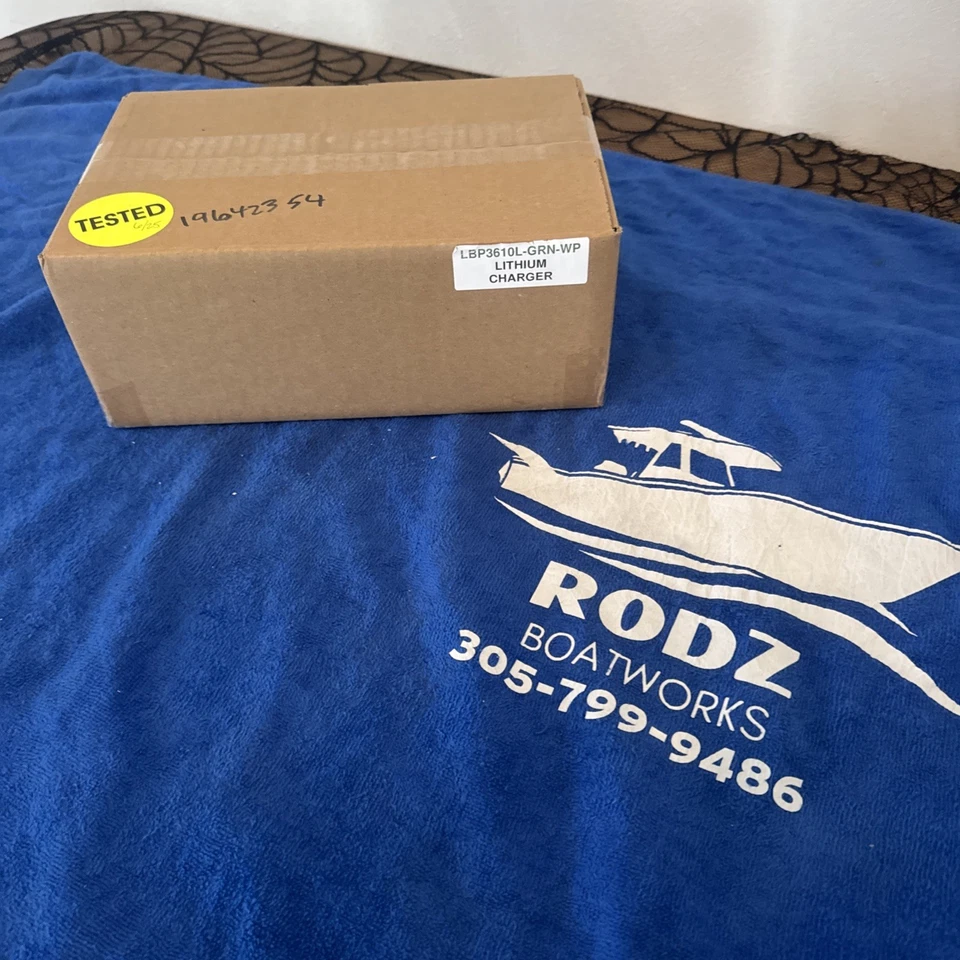 LBP3610l-grn-wp 36伏锂电池充电器 — 第 1/1 张图片