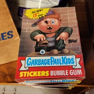 Garbage Pail Kids PACK DE CERA 1988 Serie 15 - SELLADO DE FÁBRICA GPK OS15. Marca de rodillo - Imagen 1 de 15
