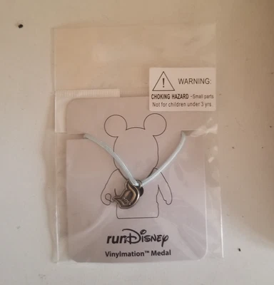 Medalla runDisney Vinylmation Disneyland 2013 Foto 1 de 4