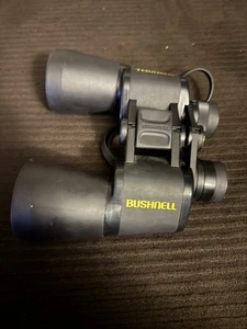 Vintage Bushnell Insta Focus Fernglas 10x50 Weitwinkel 341ft @ 1000yds mit Etui - Bild 1 von 3