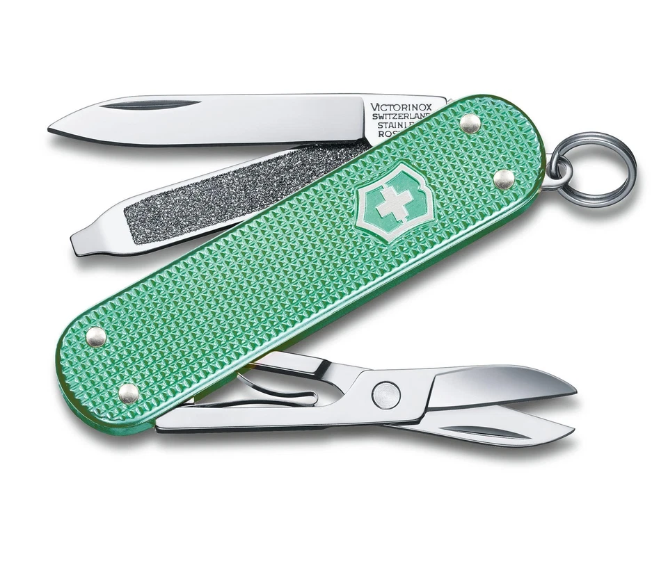 Victorinox Swiss Army Classic SD Alox Pocket Knife Minty MINT