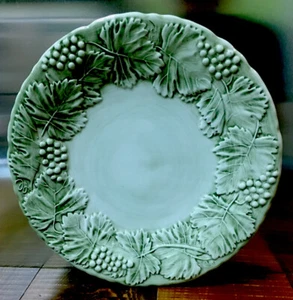 William Sonoma NAPA SAGE dinner plate grape vine leaves 11 1/2" Mint Pristine - Picture 1 of 5