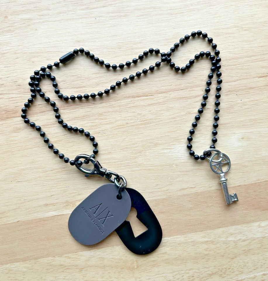 Collar de Colección Armani Exchange Unisex Etiqueta de Perro A/X Llave y Ojo de Cerradura Dijes Raro Foto 1 de 1