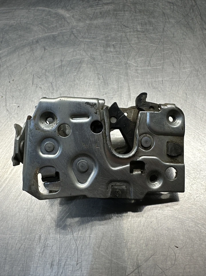 1997-2002 Chevrolet C6500 Kodiak GMC Topkick Front Left Door Latch Assembly - Изображение 1 из 4