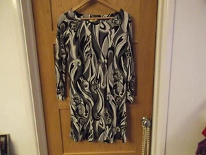 AGENDA SIZE 12 STRETCH GREY BLACK WHITE PATTERN DRESS FLOWERS - Picture 1 of 5