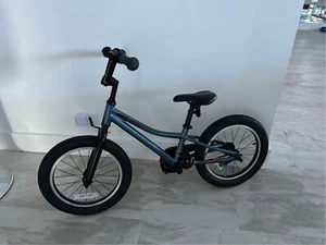 Nearly New! 16" Giant Animator Kids Bike - 1 Month Old, Original Invoice Include - Picture 1 of 2