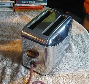 Vintage Model 63B1 Manning Bowman Compact Pop Up Chrome Toaster - Picture 1 of 8