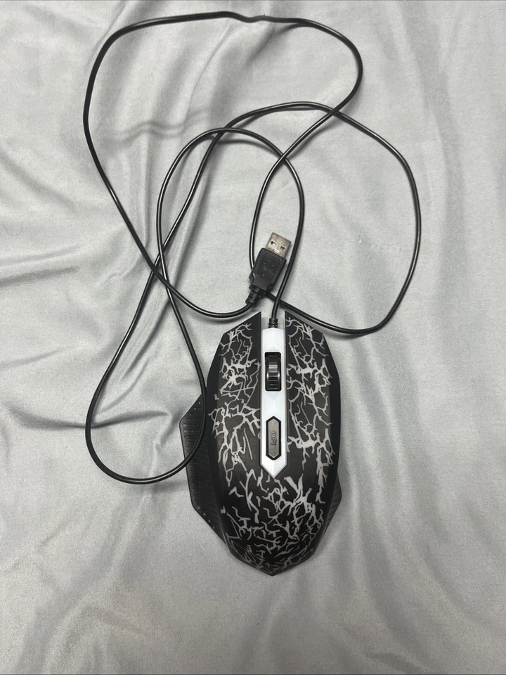 LED GAMING MOUSE Wired Plug & Play-Adjustable DPI-Thumb Rest-LED Light Up - Image 1 of 1