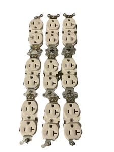 RECEPTÁCULO DÚPLEX CUERPO ESTRECHO LEVITON 5821, RECTO Blanco, 20A 250V (PAQUETE DE 9) - Imagen 1 de 1