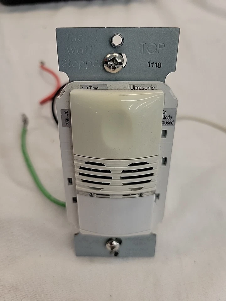 Sensor interruptor de pared Wattstopper Dw-100-w Dual Tech Foto 1 de 2