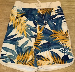 OLD NAVY SWIM TRUNK BOARDSHORTS Drawstring & Lined Boy’s XXL 18 Nice Print & EUC - Picture 1 of 4