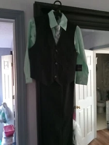 Boy's Holiday Editions 4pc long sleeve suit outfit SIZE 8 NWT! - Picture 1 of 4