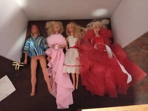 Vintage Barbies And Kens - Picture 1 of 3