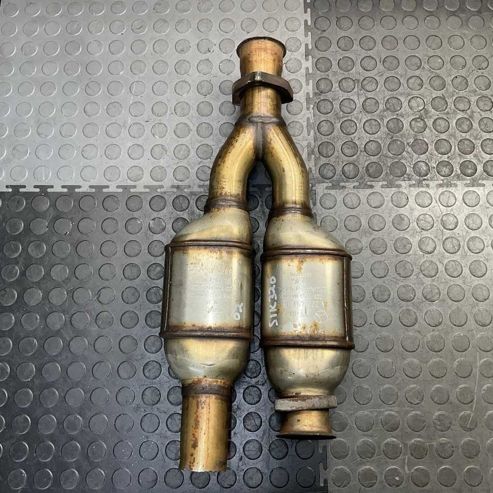 Mercedes SLK320 2001-2004 convertidor catalítico sistema de escape doble fabricante de equipos originales Foto 1 de 4