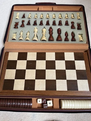 Vintage Inlaid Wooden Chess Set/Backgammon/Draughts in a Folding Case - 676WLL - Image 1 of 4