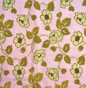 Por 1/2 yarda fuera de imprenta 2008 verde floral rosa Tutti Frutti tela salvaje tradiciones - Imagen 1 de 3