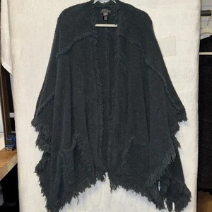 BAREFOOT DREAMS CozyChic Fringe Poncho Cape Green MSRP $198 One Size Plus - Picture 1 of 8