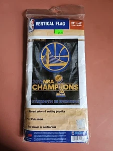 Golden State Warriors 2017 NBA Champions 28" x 40" vertikale Flagge, neu in Verpackung - Bild 1 von 4