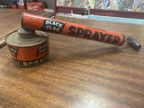 Vintage Black Flag Garden Bug Sprayer - Boyle Midway Inc Chicago Illinois Cover