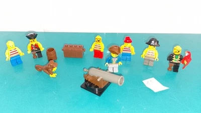 Lot Lego ancien pirates figurines canon singe coffre drapeau - Photo 1/3