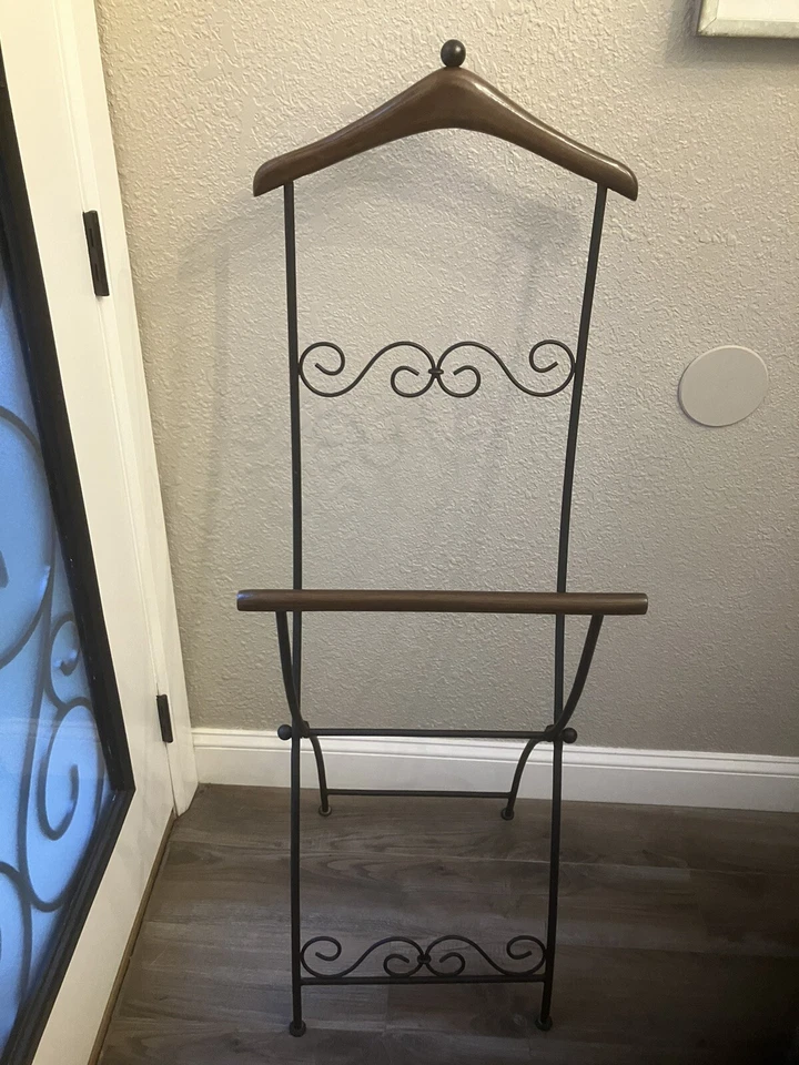 Traje de hierro forjado y madera valet mayordomo soporte ropa/perchero estante Foto 1 de 3