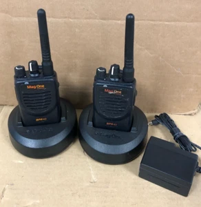 (X2) Motorola  BPR40 8ch 5 Watt VHF Radio’s & Charger AAH84KDS8AA1AN (TESTED) - Picture 1 of 11