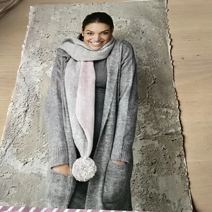 Jessica Entwistle Deluxe Pom Pom Scarf Sewing Instructions - Picture 1 of 2