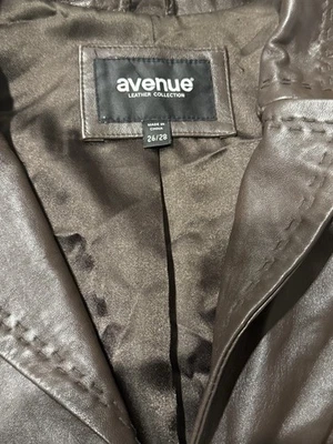 Avenue Leather Collection Women’s Leather Brown Jacket Size 26/28 - Image 1 of 4