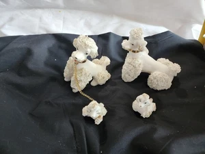 Vintage 50er Jahre ARNART 4 Stück weiße Spaghetti Pudel Figur Welpen 1 an der Leine - Bild 1 von 3