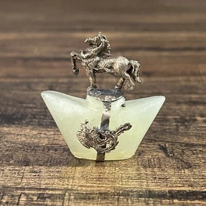 Vintage Chinesisches Horoskop Messing Bowenit Jade Pferd Figur - Bild 1 von 5