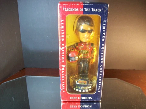 Jeff Gordon Legends of the Track 2001 Champion Bobble Head Limited Edition Cover