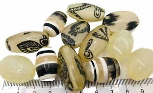 Vintage Fabric In Resin Focal Beads Qty: 12 30mm - Picture 1 of 4