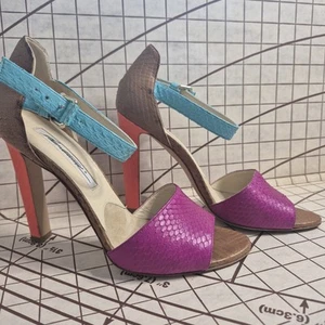 Sandalias de plataforma Brian Atwood coloridas tacones de verano UE 38 Reino Unido 5 - Imagen 1 de 14
