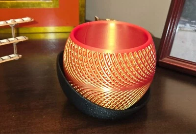 Maceta impresa en 3D 2 piezas oro rojo/negro tamaño mediano Foto 1 de 4