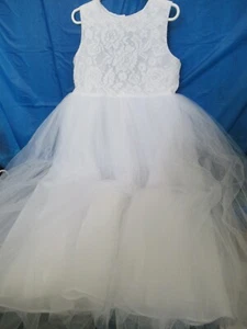B) Girls White Size 10 Special Occasion Long Dress Round Neck Sleevless - Picture 1 of 12