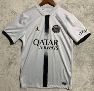 Camiseta deportiva de visitante PSG 22/23 Jordan Nike talla pequeña - camiseta de fútbol Paris Saint-Germain - Imagen 1 de 8