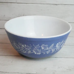 Pyrex #403 Colonial Mist 2.5L Blue Floral Mixing Bowl  PRE-OWNED - Picture 1 of 12