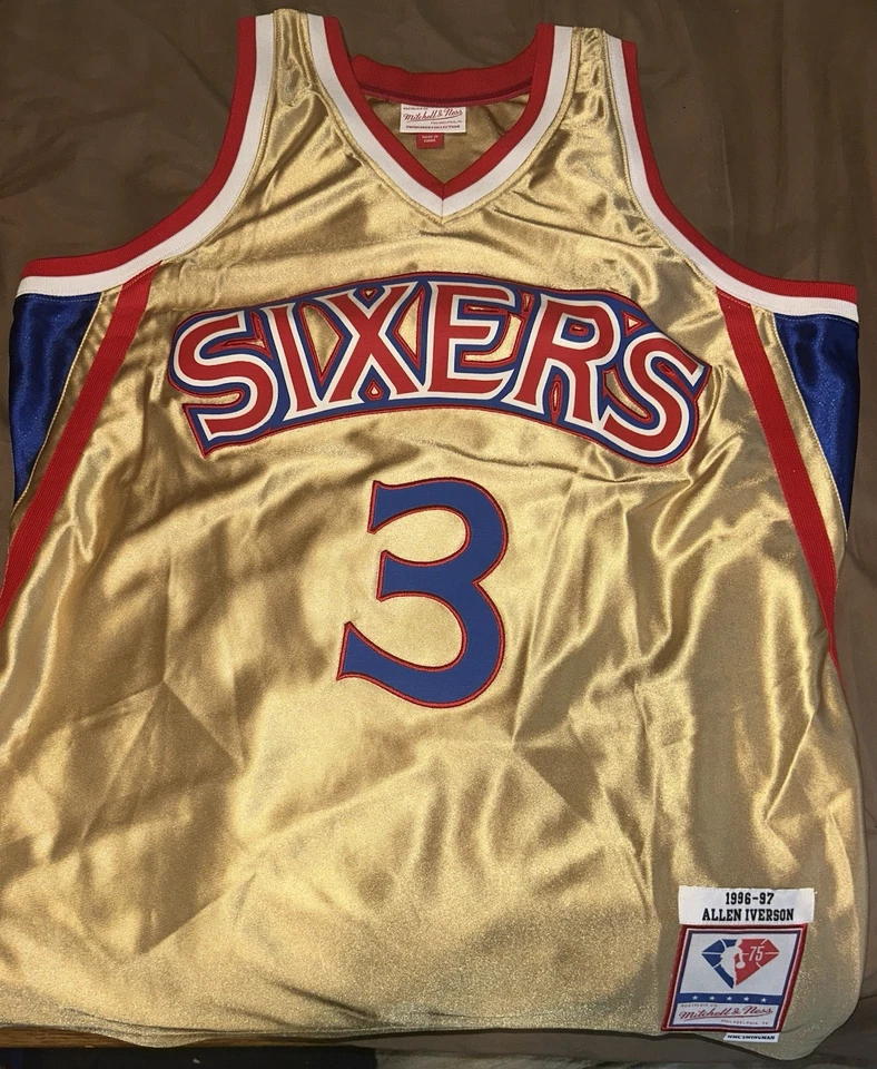 Camiseta Mitchell & Ness Philadelphia 76ers Allen Iverson NBA Oro 75 Talla Grande Foto 1 de 4