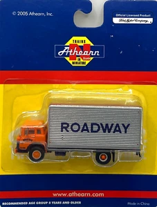 N ATHEARN 10096 FORD C-SERIES WITH VAN BODY ROADWAY - Picture 1 of 1