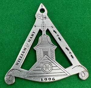 1996 College of William & Mary Pewter Ornament Williamsburg Virginia University - Picture 1 of 4