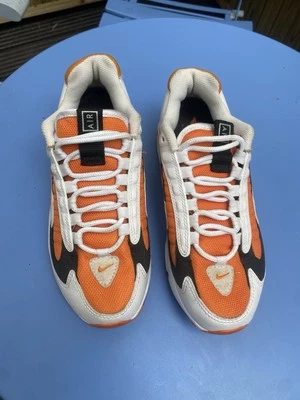 Baskets Nike Air Max Triax blanc/noir/orange, taille UK 6 - Photo 1/4