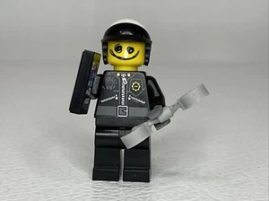 Lego Minifigure - Scribble Face Bad Cop - Lego Movie Series 1, Number 7 (2014) - Picture 1 of 4
