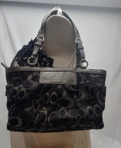 Coach E0982-F13762 Signature Tote- Hard to find Black/Grey - Picture 1 of 5