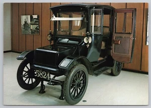 Coche eléctrico en el Museo Eisenhower en Abilene Kansas KS postal - Imagen 1 de 2