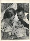 1932 Press Photo American Actor John Barrymore with his son John Blythe