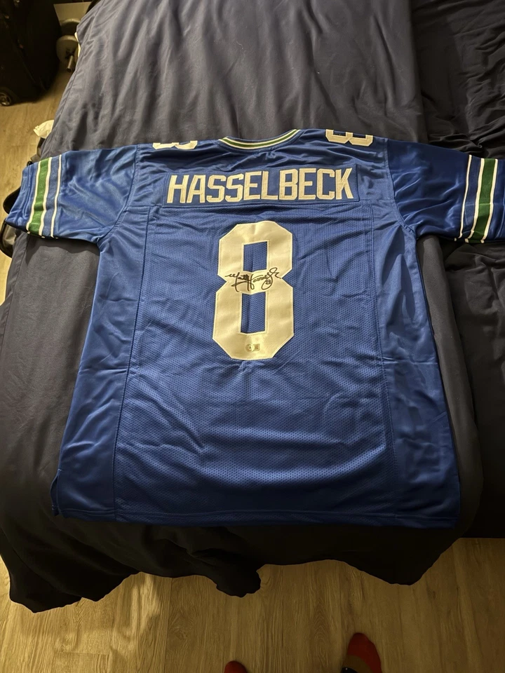 Camiseta Seahawks Matt Hasselbeck Firmada Autenticada Beckett Número 8 XL Foto 1 de 4