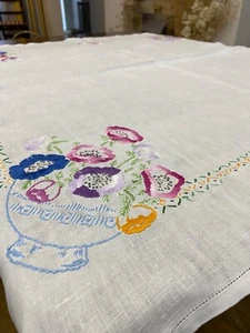 Handmade vintage tablecloth white hand embroidered flowers 105X105 cm T03 - Picture 1 of 6