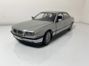 PAULS MODEL ART DIE CAST 1/24 SCALE 1994 BMW SERIES 7 750il - Picture 1 of 6