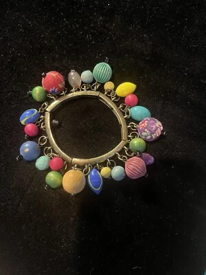 Pulsera de latón ajustable con cuentas de bola Foto 1 de 3
